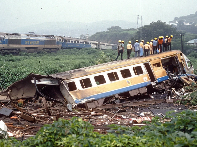 Ex-Gratia Disparity: Unequal Compensation for Kanchenjunga Express and Delhi Airport Roof Collapse Victims Sparks Outcry